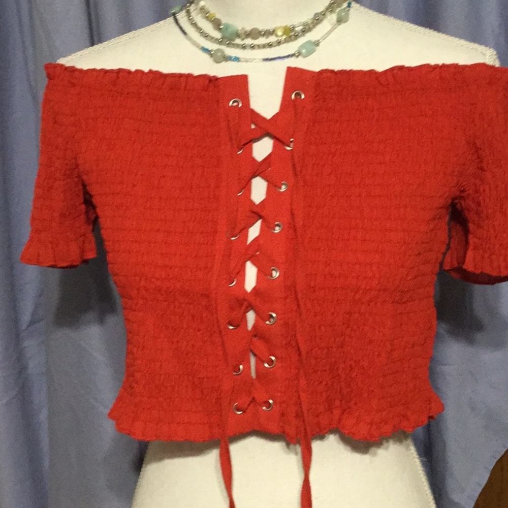 Last one Grommet off shoulder lace up - Picture 3 of 4